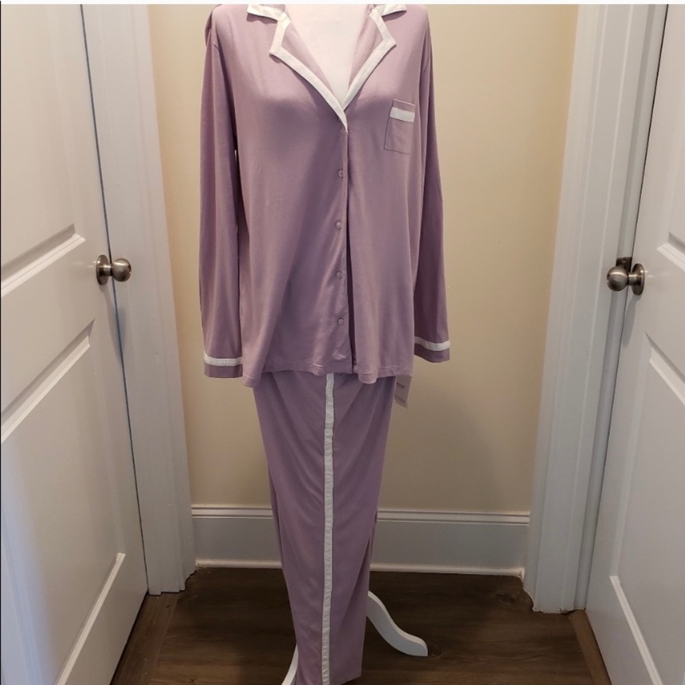 ALFANI Intimate women’s lavender pajama set
